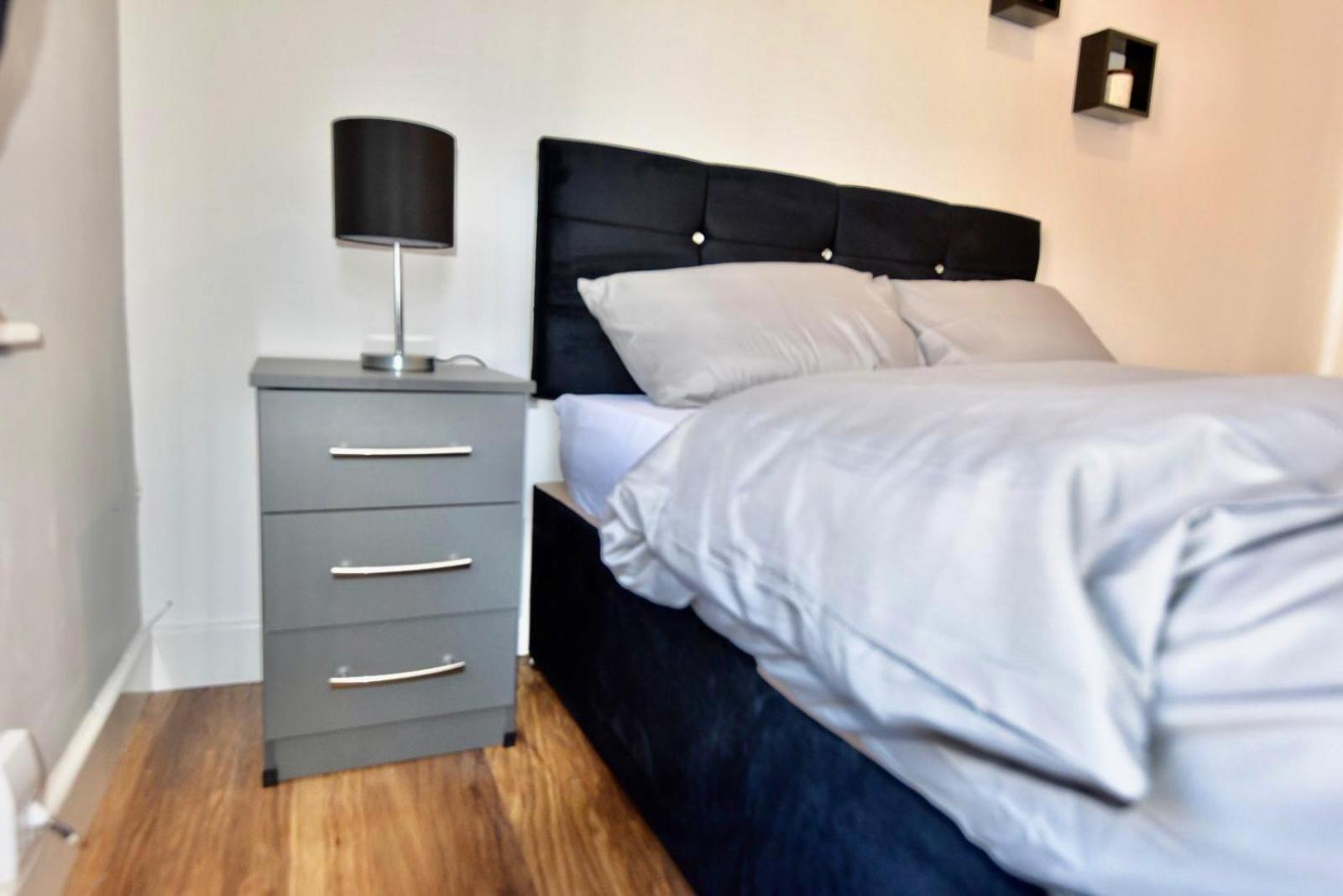 Come On In Lucas Street Newport Train Station Sleep Upto 8 Villa Phòng bức ảnh