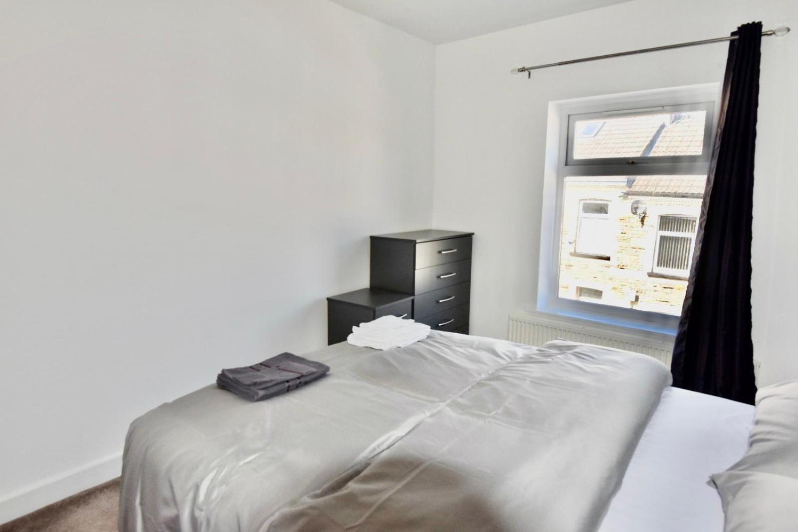 Come On In Lucas Street Newport Train Station Sleep Upto 8 Villa Phòng bức ảnh